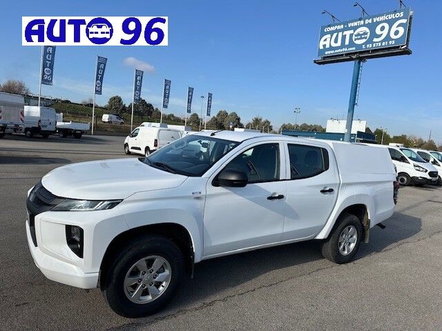MITSUBISHI L200 (2.2 DID M PRO 150 4WD DC) en Barcelona