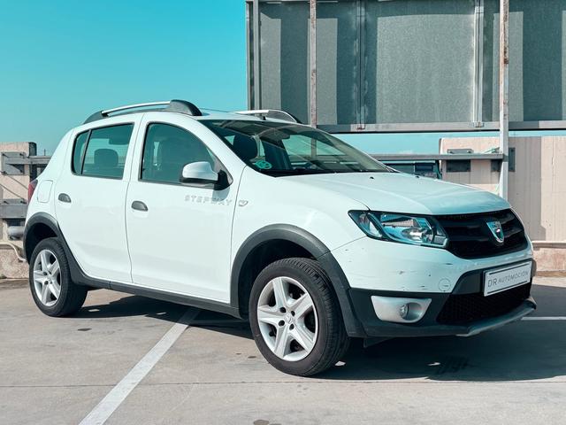 DACIA Sandero (Stepway TCe 66 kW (90 CV)) en Barcelona
