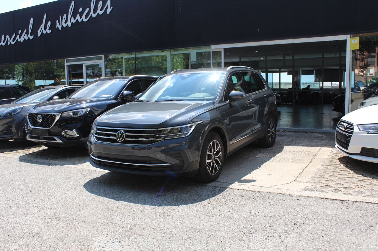 VOLKSWAGEN Tiguan (Life 1.4 TSI eHybrid 180kW (245CV) DSG) en Madrid