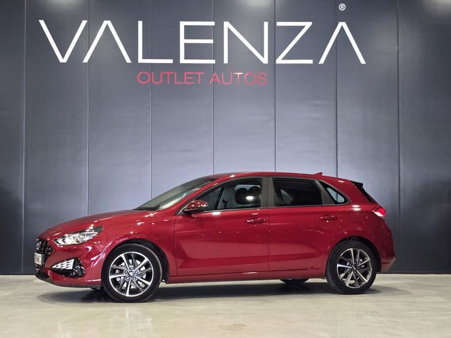 HYUNDAI i30 (1.5 dpi 110cv slx) en Córdoba