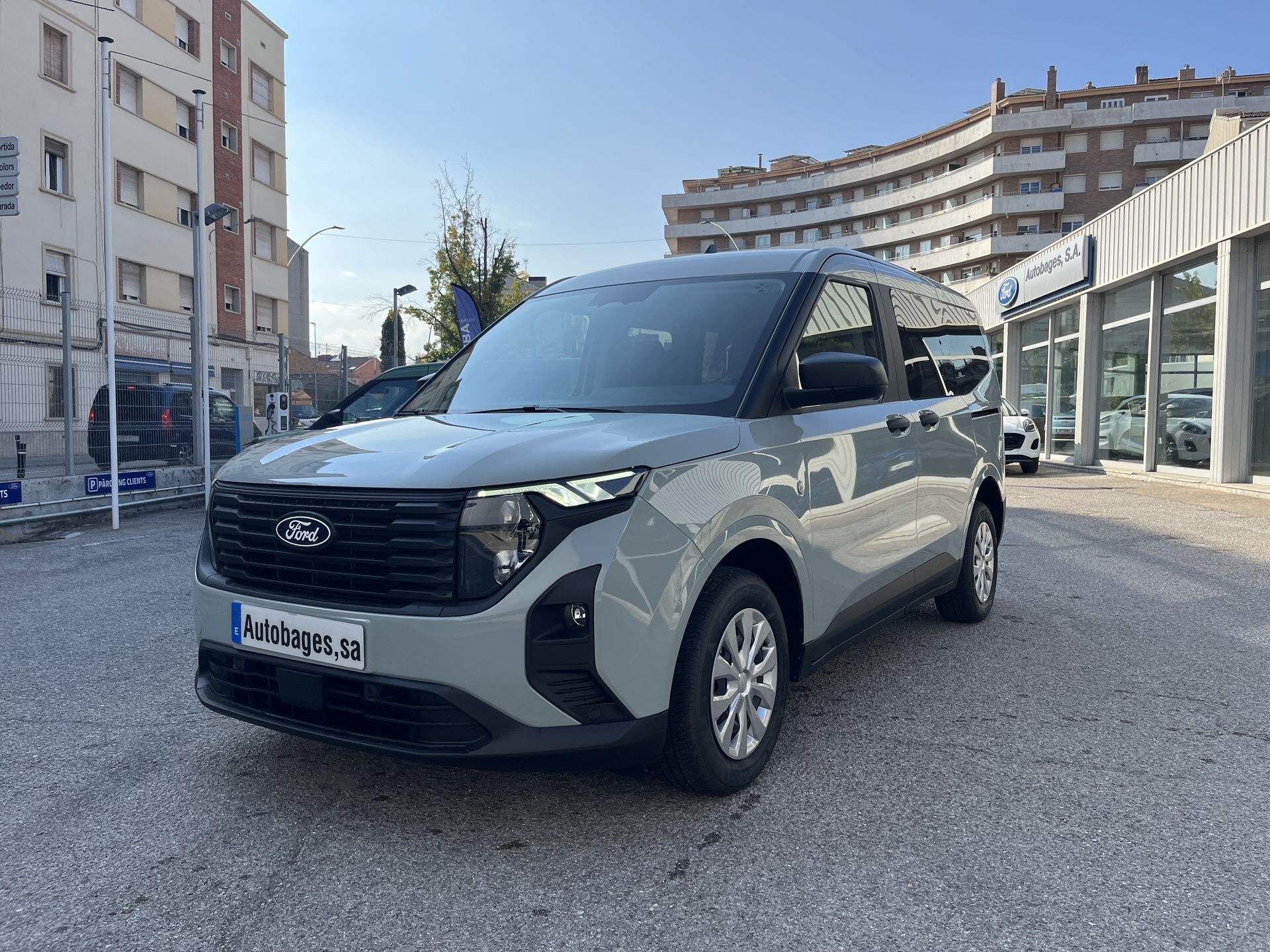 FORD Tourneo Courier (1.0 Ecoboost 125cv Trend) en Barcelona