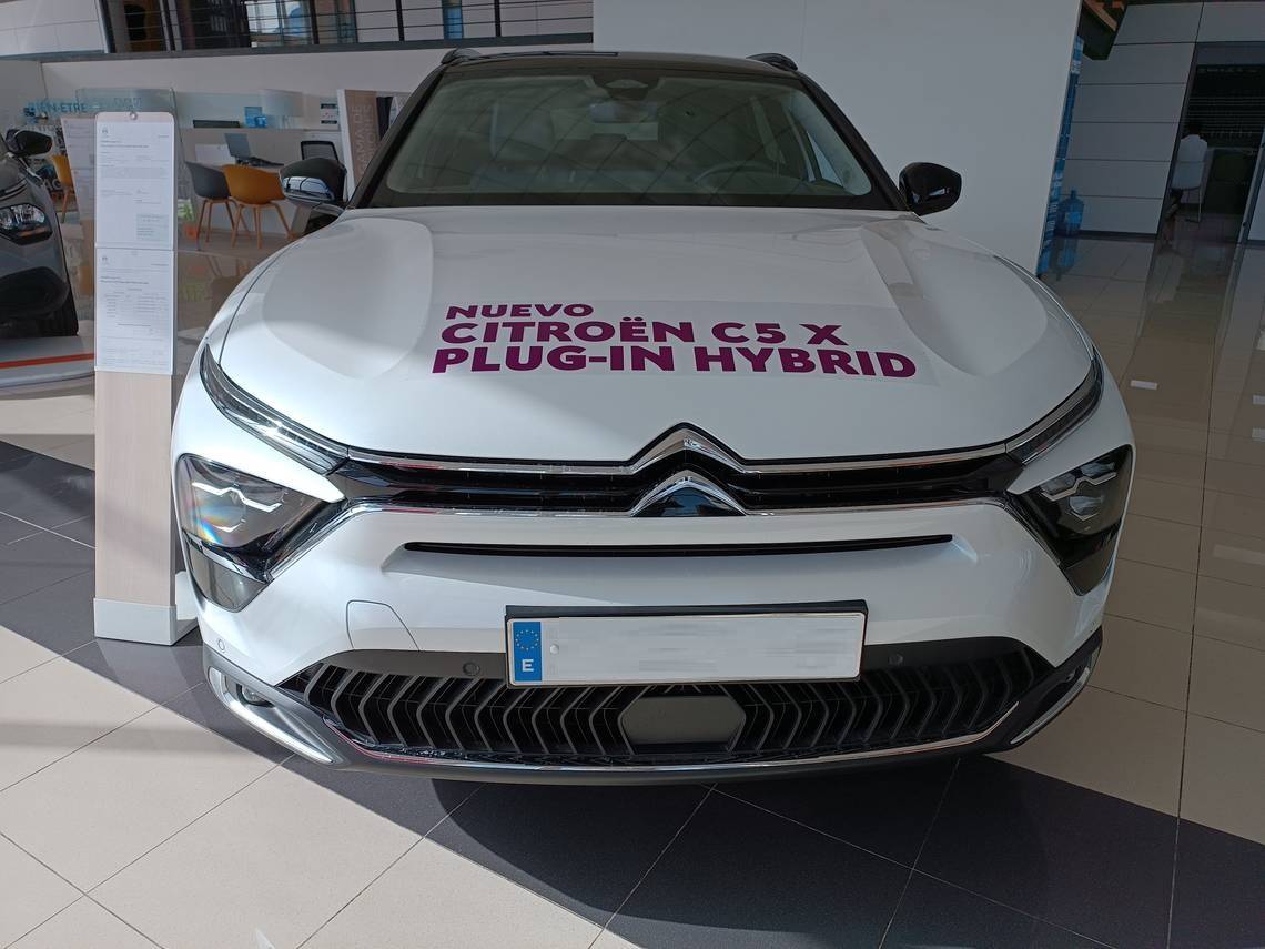 Foto del CITROEN C5 X Hybrid Shine EAT8 180