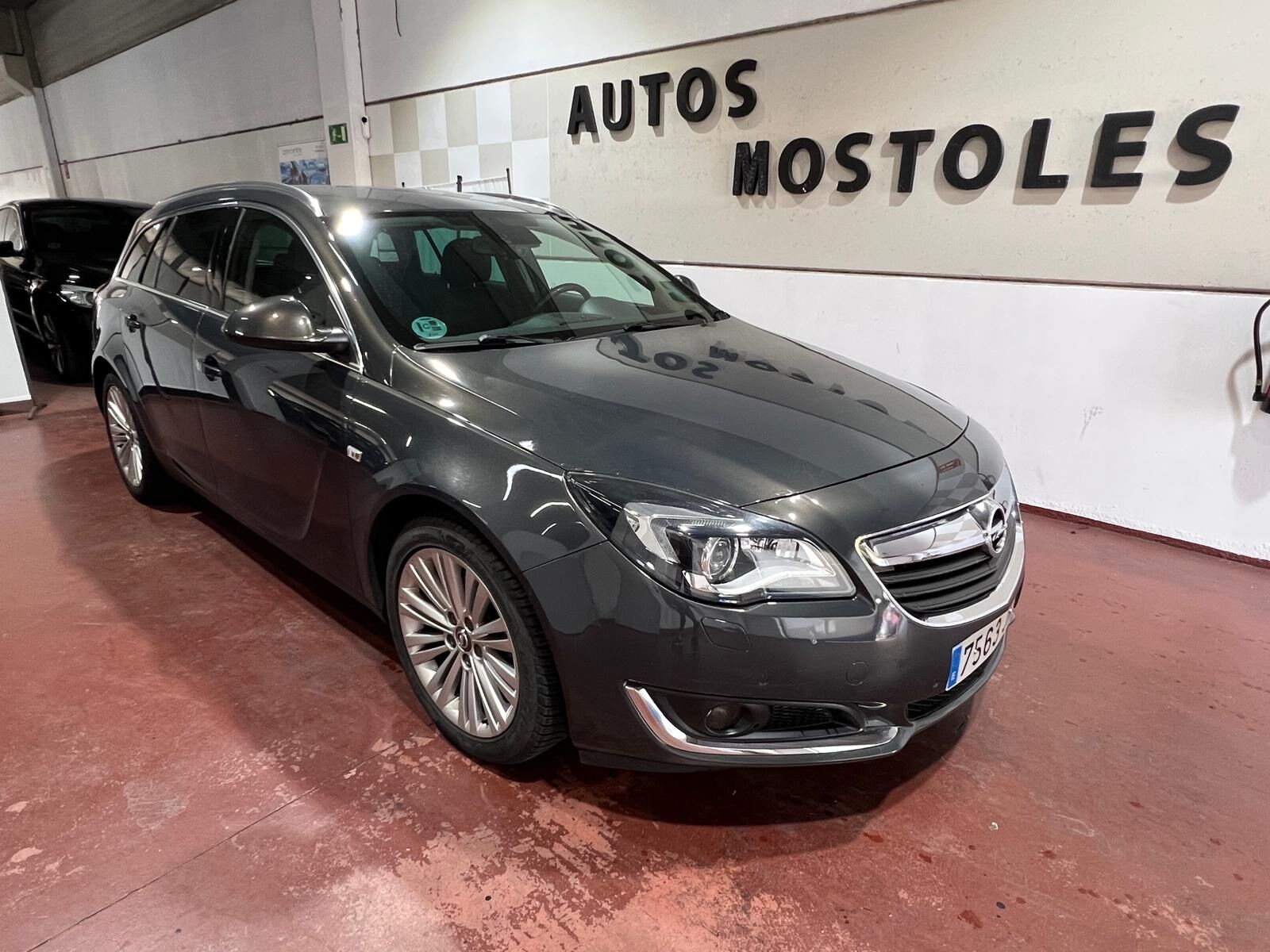 OPEL Insignia (ST 1.6CDTI Selective Aut. 136) en Madrid