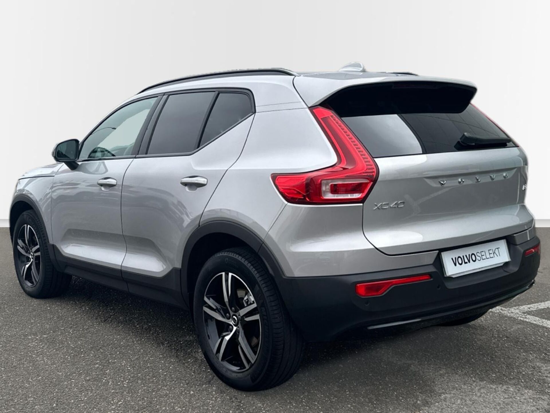 Imagen 2 de VOLVO XC40
