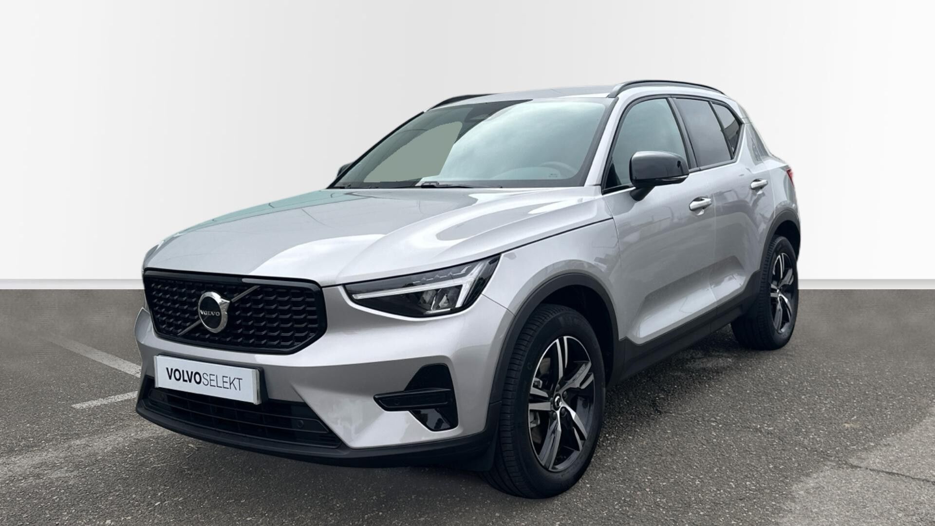VOLVO XC40 (2.0 B3 PLUS DARK AUTO 163 5P) en Rioja, La