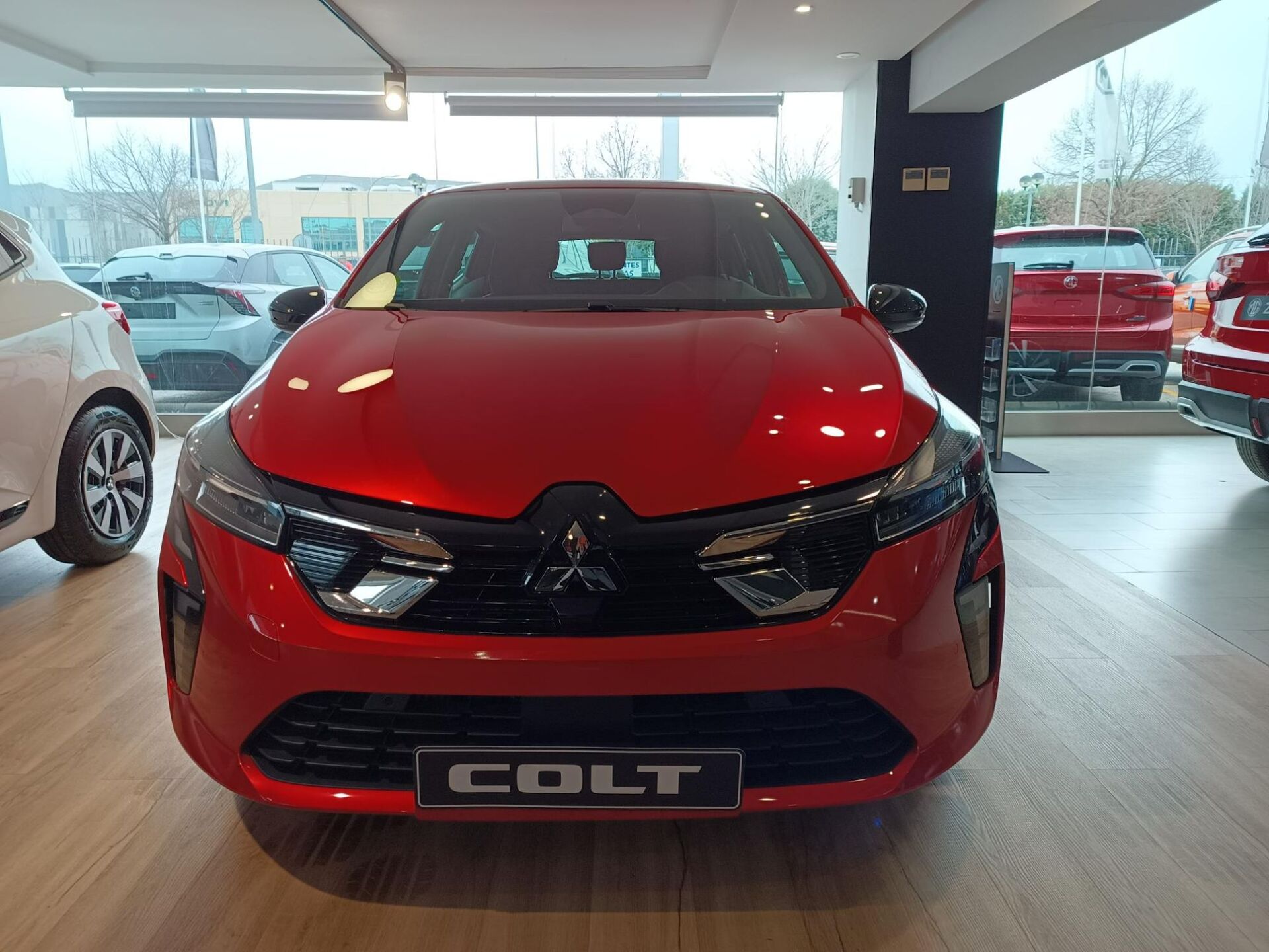 Foto del MITSUBISHI Colt 100T Kaiteki