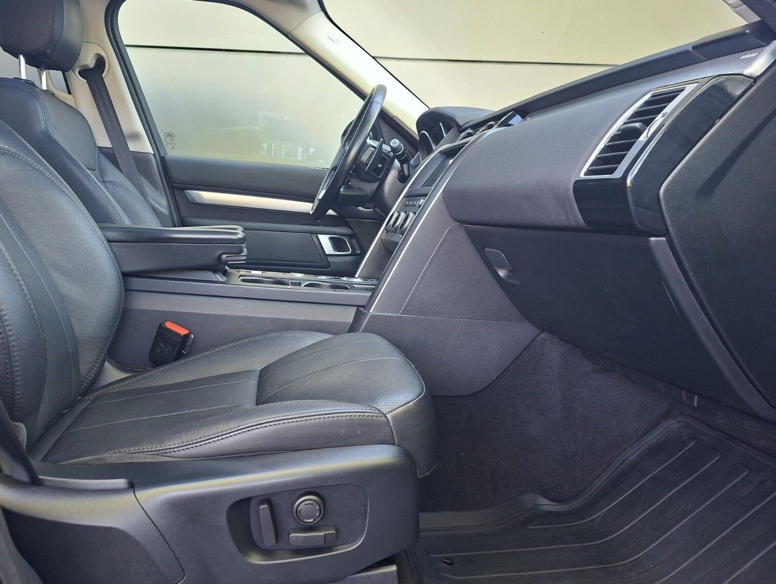 Foto del LAND ROVER Discovery 3.0SDV6 Landmark Aut.