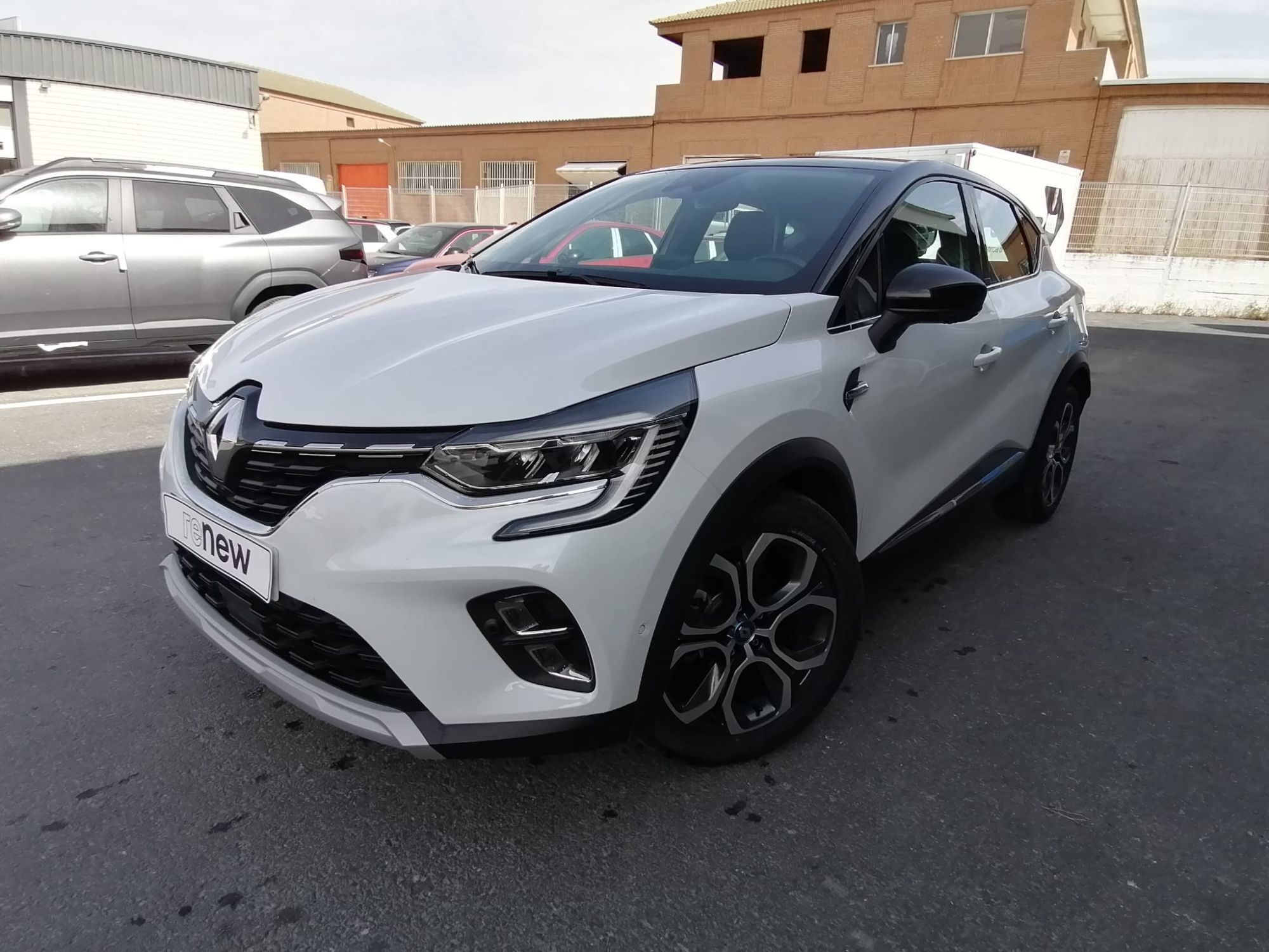 RENAULT Captur (E-TECH Híbrido Enchufable Zen 117kW) en Madrid