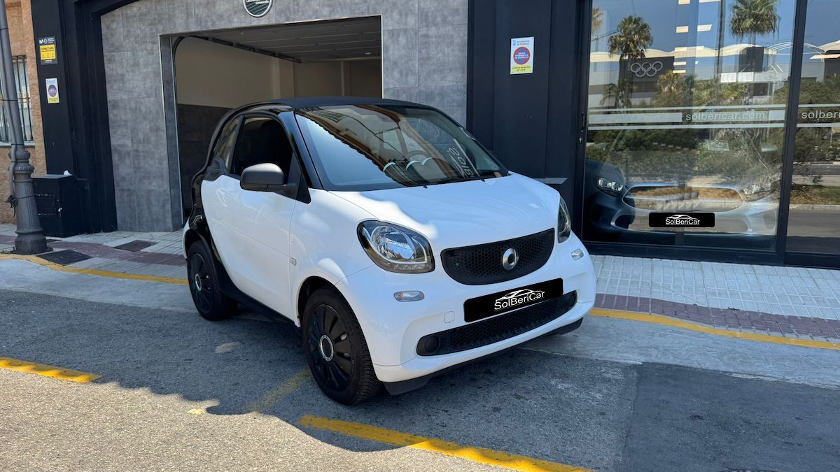 SMART Fortwo (Coupé 66 Aut.) en Málaga