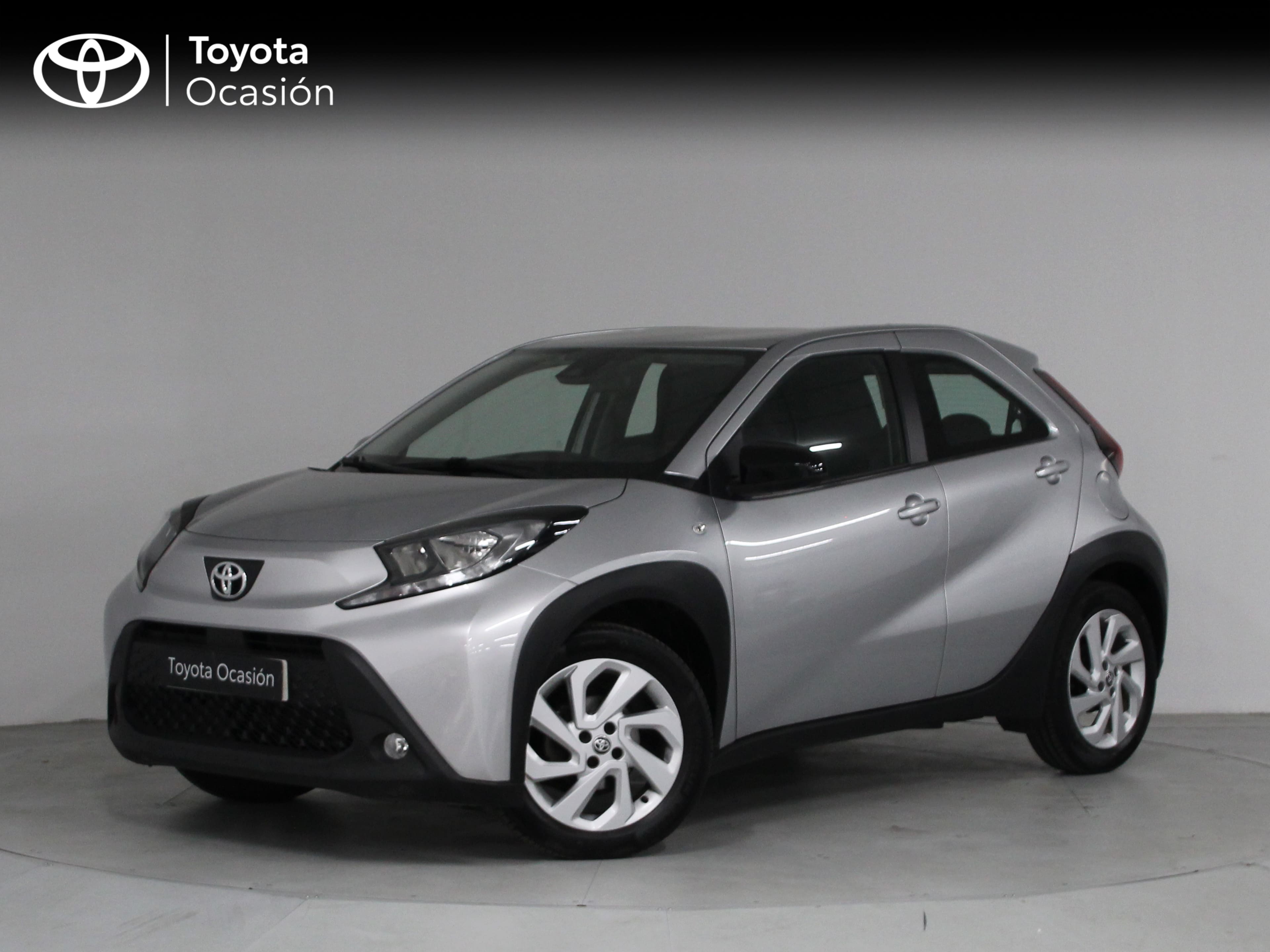 TOYOTA Aygo X Cross (1.0 VVT-I 72CV Play) en Barcelona