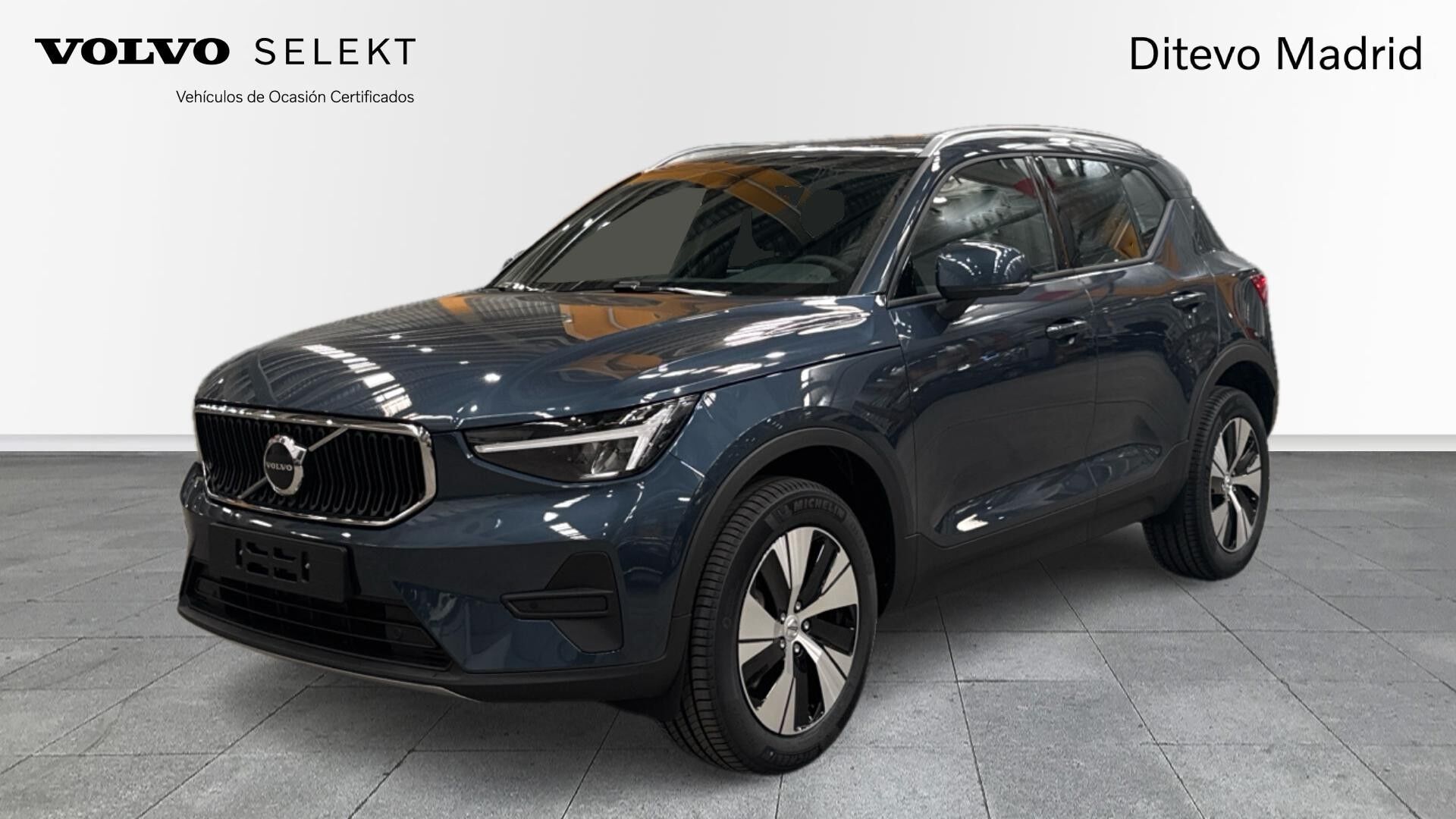 VOLVO XC40 (B3 G Core Auto 120 kW (163 CV)) en Madrid