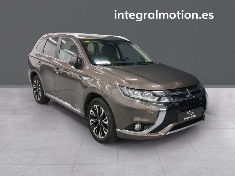 Foto del MITSUBISHI Outlander PHEV Kaiteki 4WD