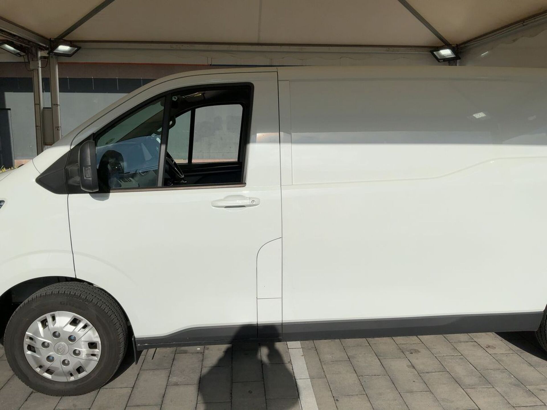 Imagen 2 de MAXUS Deliver 7