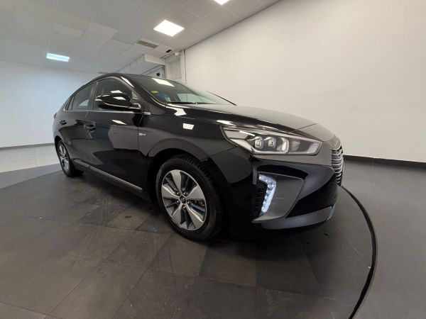 HYUNDAI Ioniq (1.6 GDI PHEV Tecno DCT) en Madrid