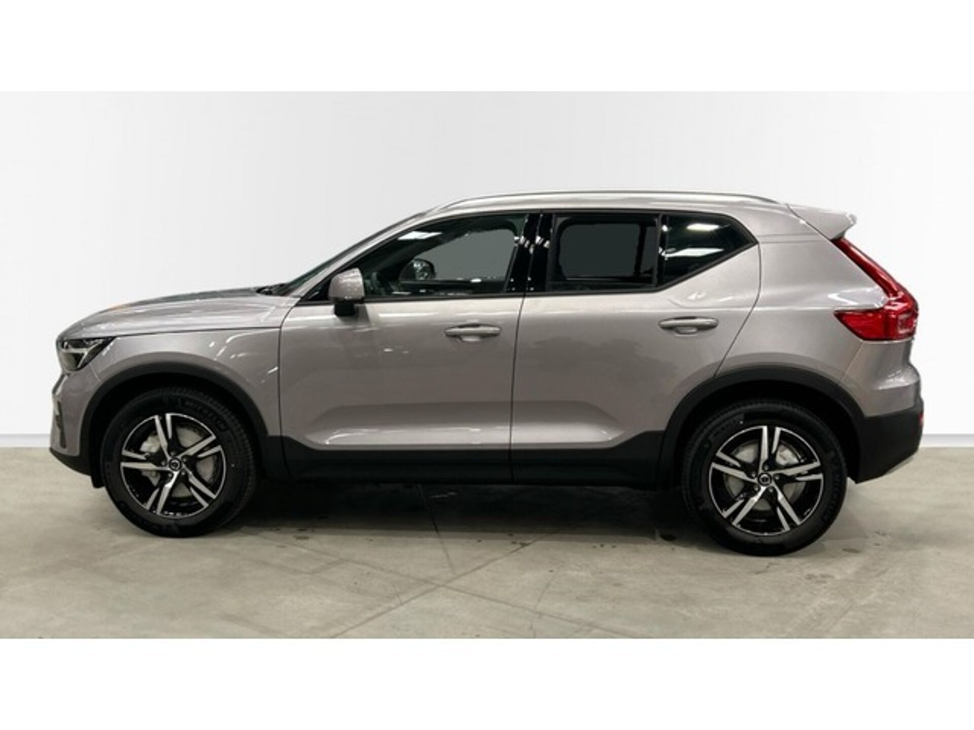 Imagen 3 de VOLVO XC40