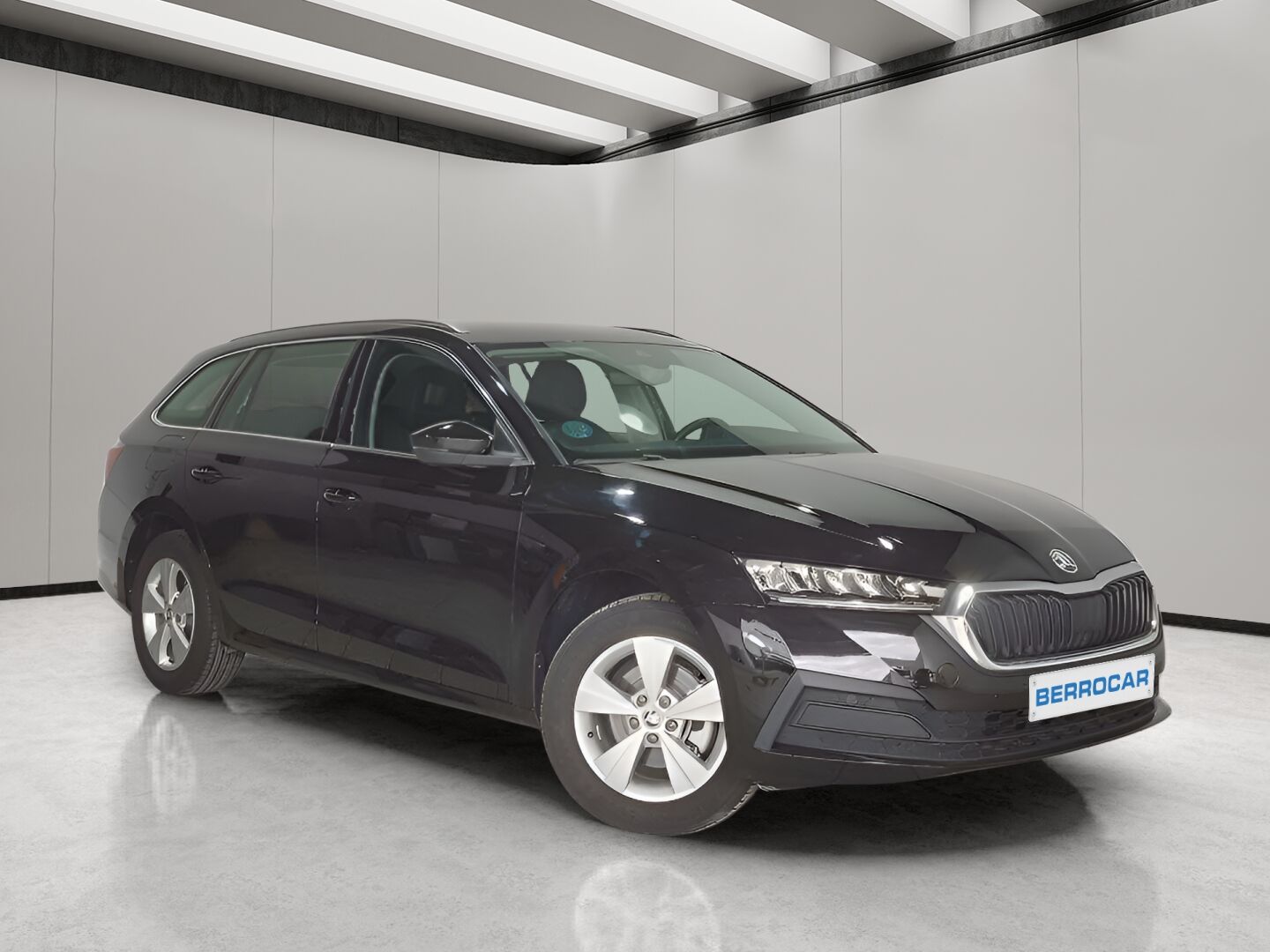 SKODA Octavia (1.0 TSI mHEV Ambition DSG 81 kW (110 CV)) en Sevilla