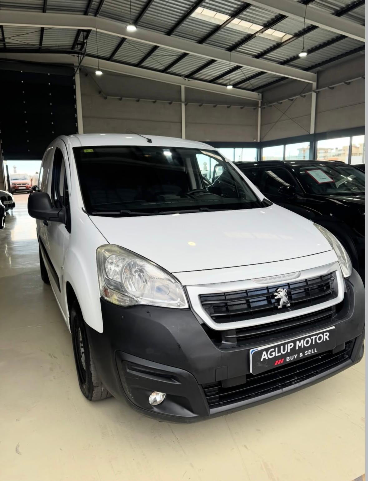 Foto del PEUGEOT Partner Furgón 1.6BlueHDI Confort L1 100