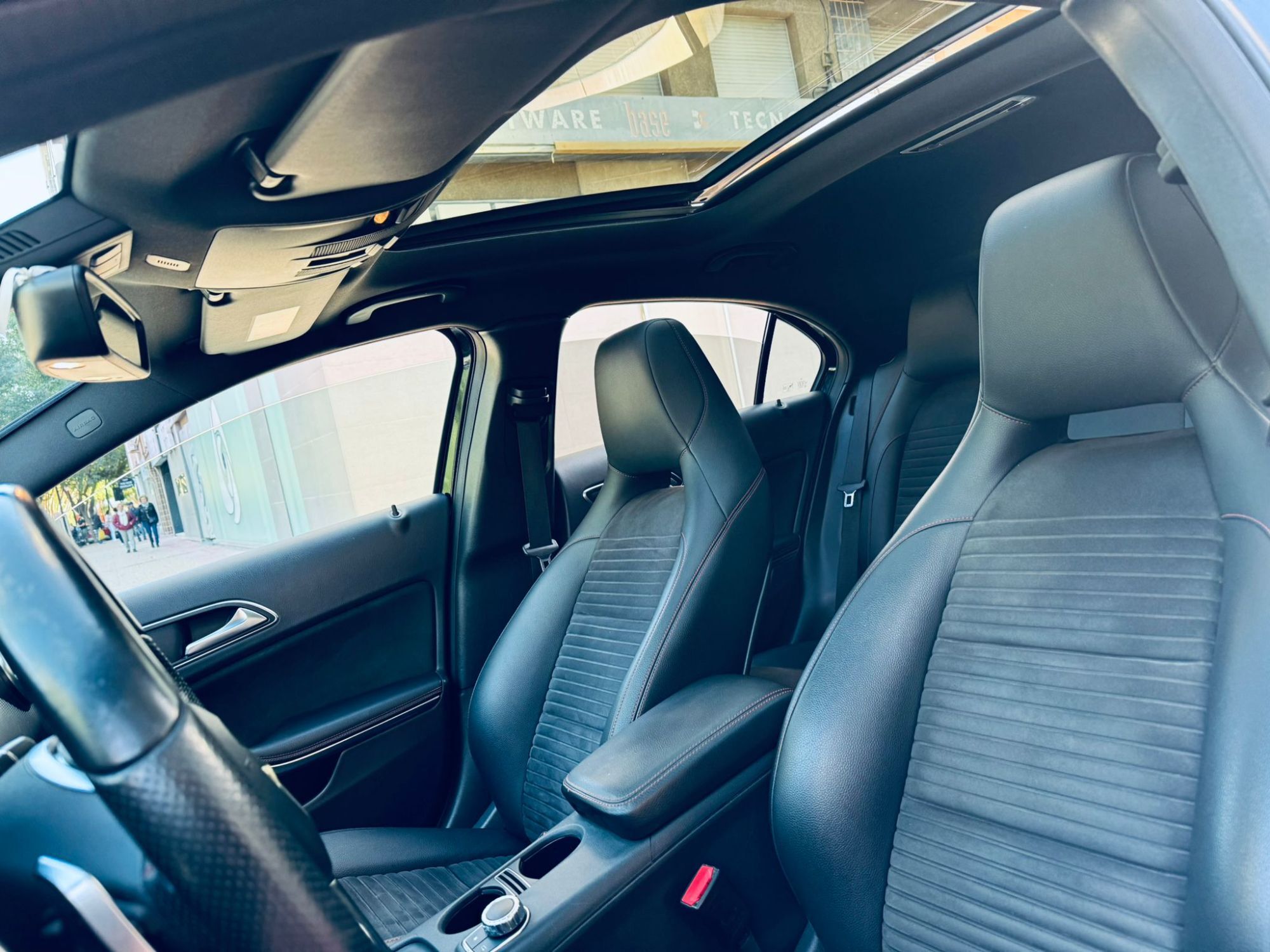 Foto del MERCEDES Clase A A 200 7G-DCT (4.75)