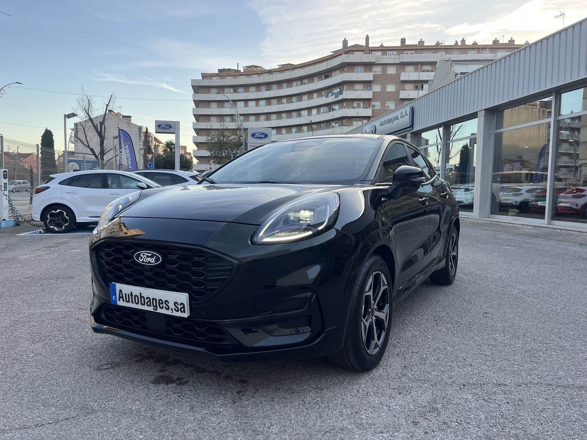 FORD Puma (1.0 EcoBoost MHEV 125cv ST-Line) en Barcelona