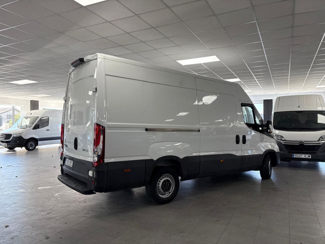 Foto del IVECO Daily Furgón 35C16 V 3520L H2 12.0 156