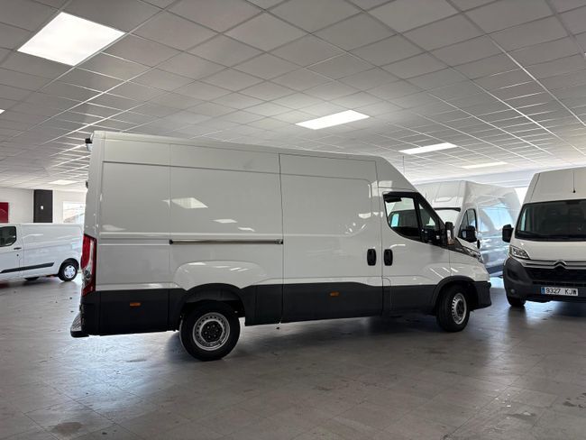 Foto del IVECO Daily Furgón 35C16 V 3520L H2 12.0 156