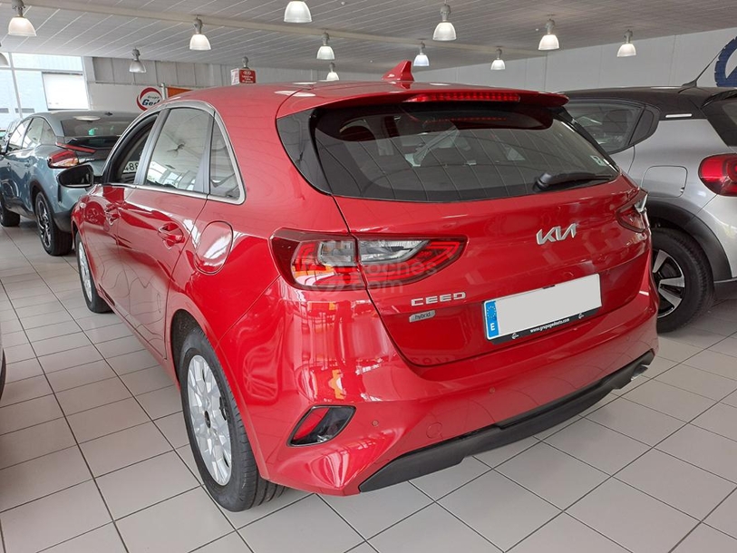 Foto del KIA Ceed 1.6 MHEV iMT Eco-Dynamics Drive 136