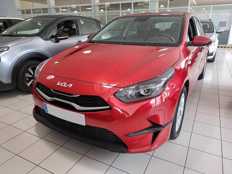 Foto del KIA Ceed 1.6 MHEV iMT Eco-Dynamics Drive 136