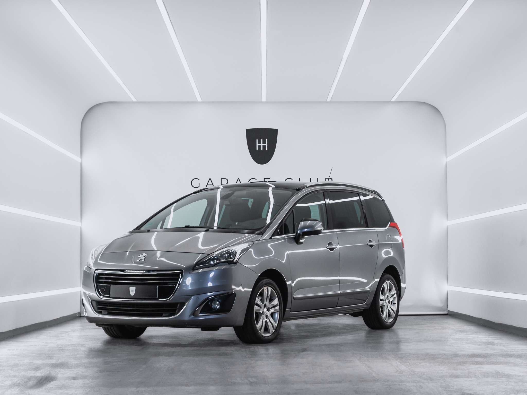 PEUGEOT 5008 (5008 1.6 BlueHDi 120 FAP Allure) en Barcelona
