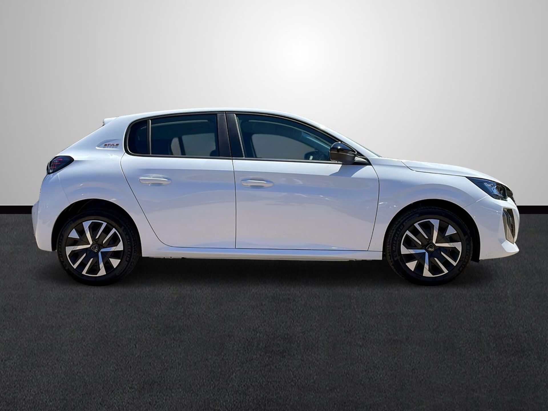 Imagen 2 de PEUGEOT 208