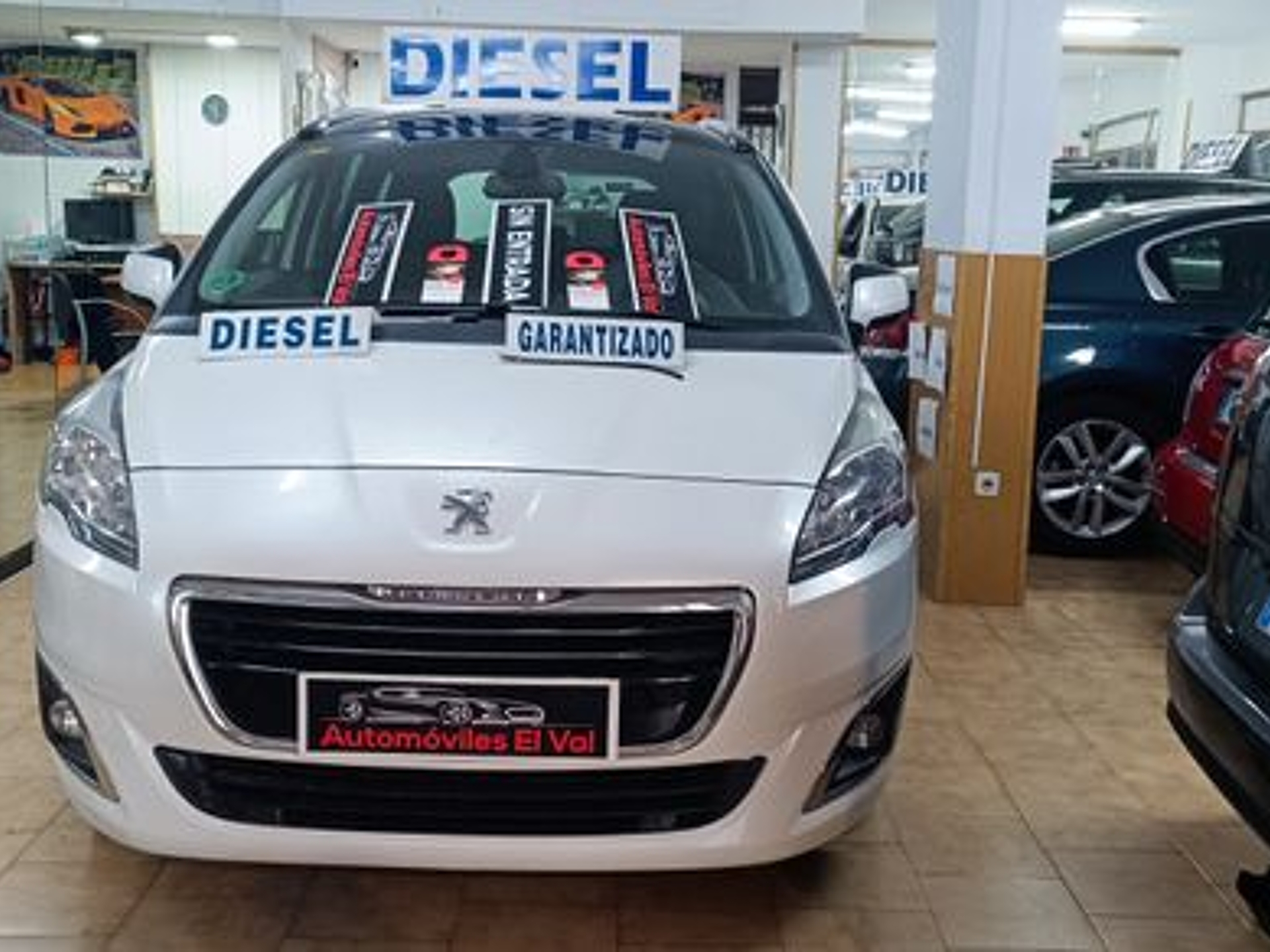 Imagen de PEUGEOT 5008