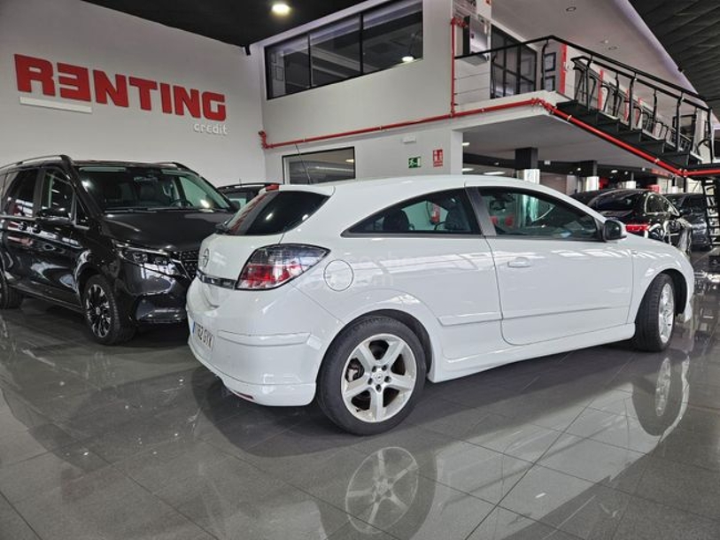 Foto del OPEL Astra GTC 1.9CDTi Sport