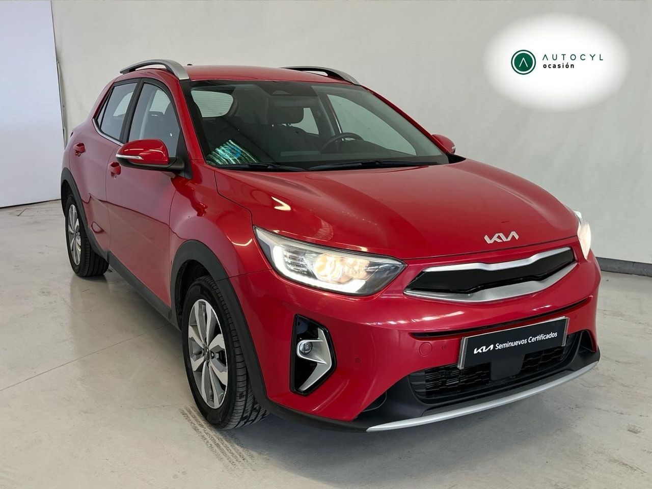 KIA Stonic (1.0 T-GDi 74kW (100CV) MHEV MT Drive) en Valladolid
