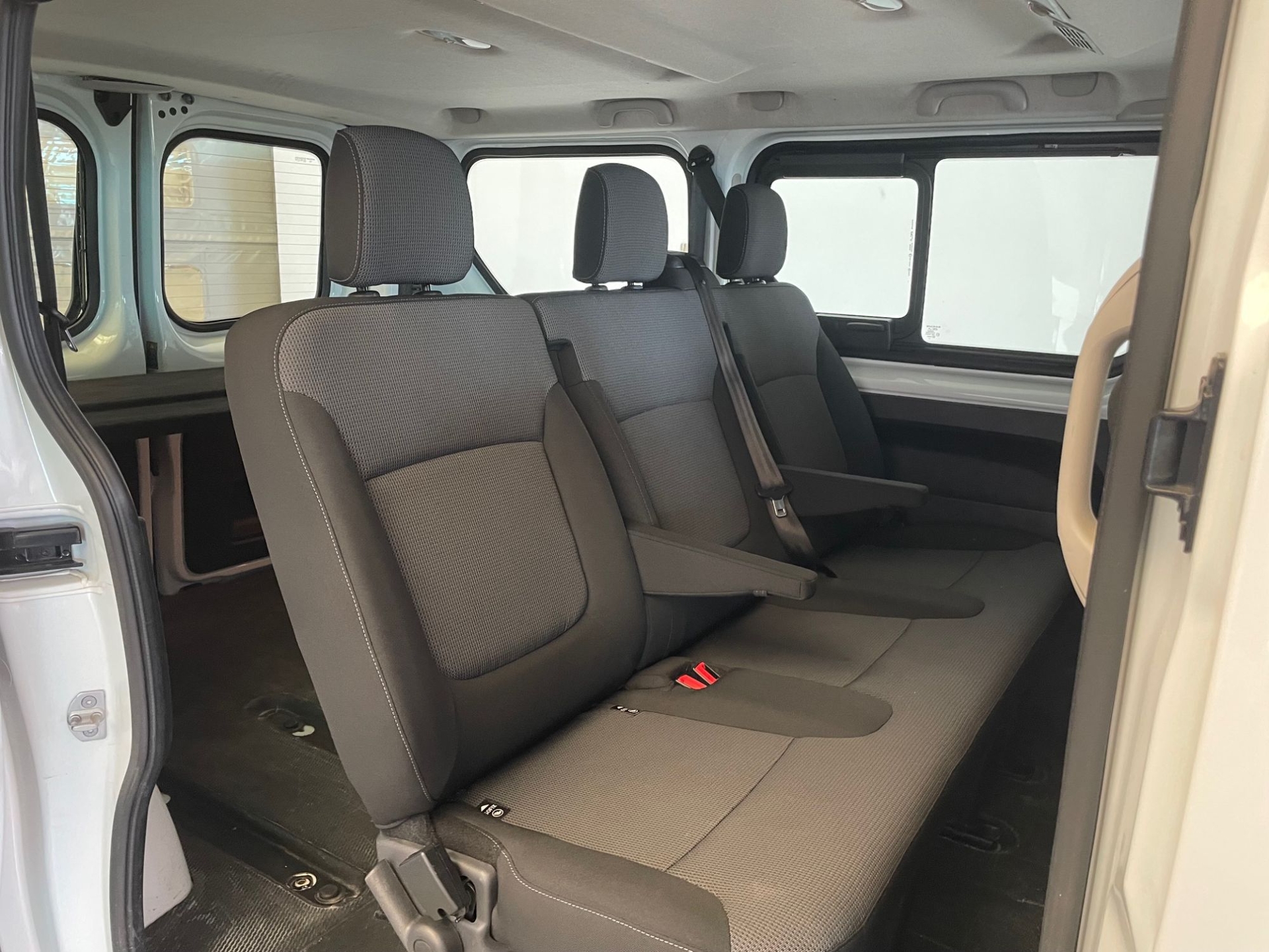 Imagen de NISSAN NV300