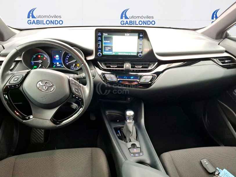 Foto del TOYOTA C-HR 180H Advance