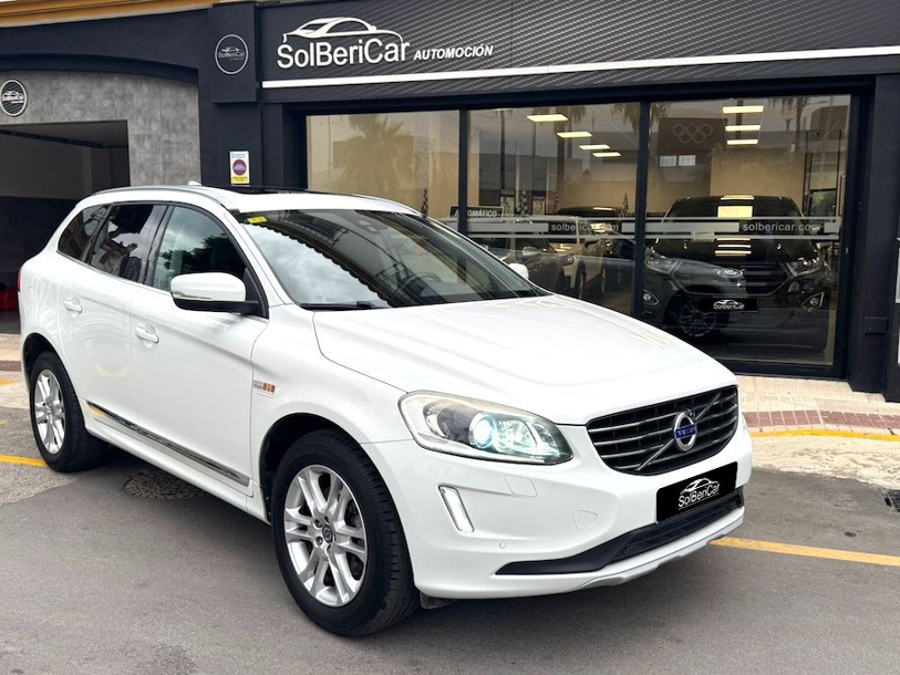 Foto del VOLVO XC60 D5 R-Design Momentum AWD Aut. 220