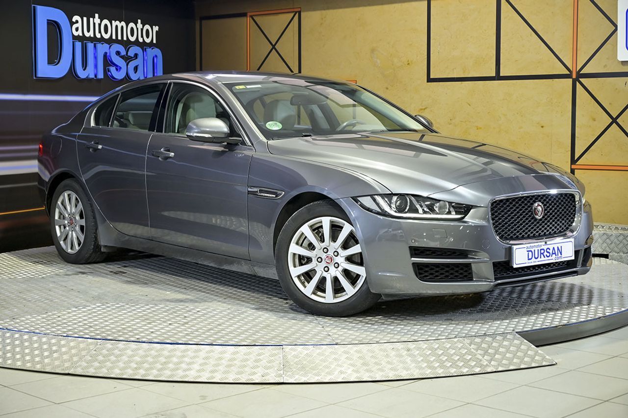 Foto del JAGUAR XE 2.0 I4 Prestige Aut. 200
