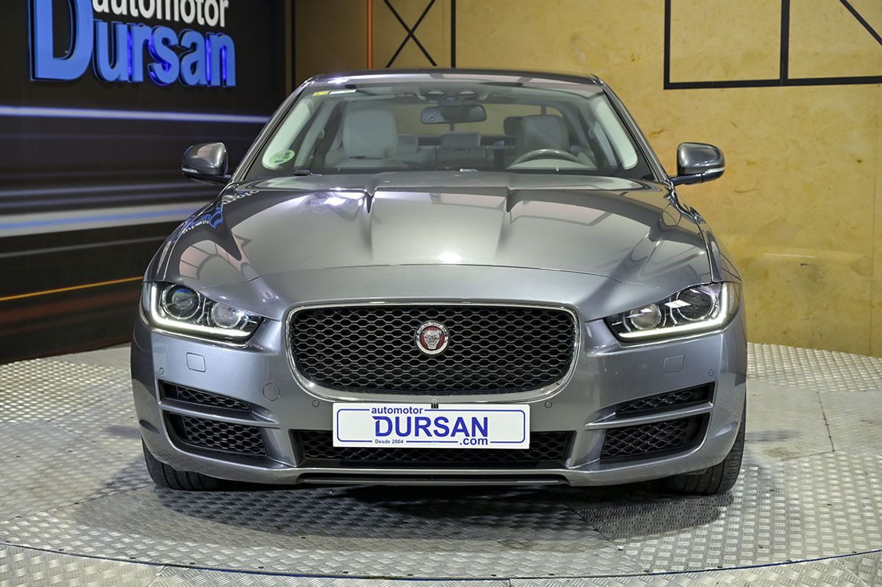 Foto del JAGUAR XE 2.0 I4 Prestige Aut. 200