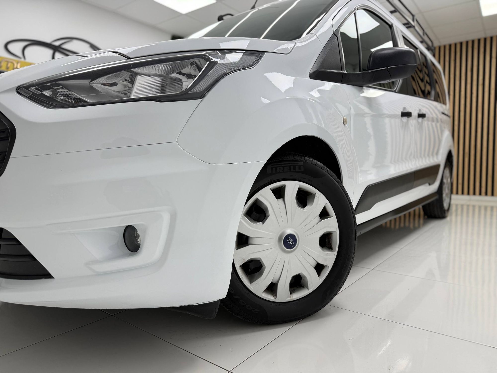 Foto del FORD Tourneo Connect 1.5TDCi Auto-S&S Trend 120