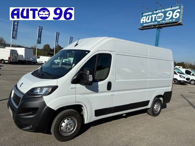 Foto del PEUGEOT Boxer Furgón 2.2BlueHDI 335 L2H2 S&S 140