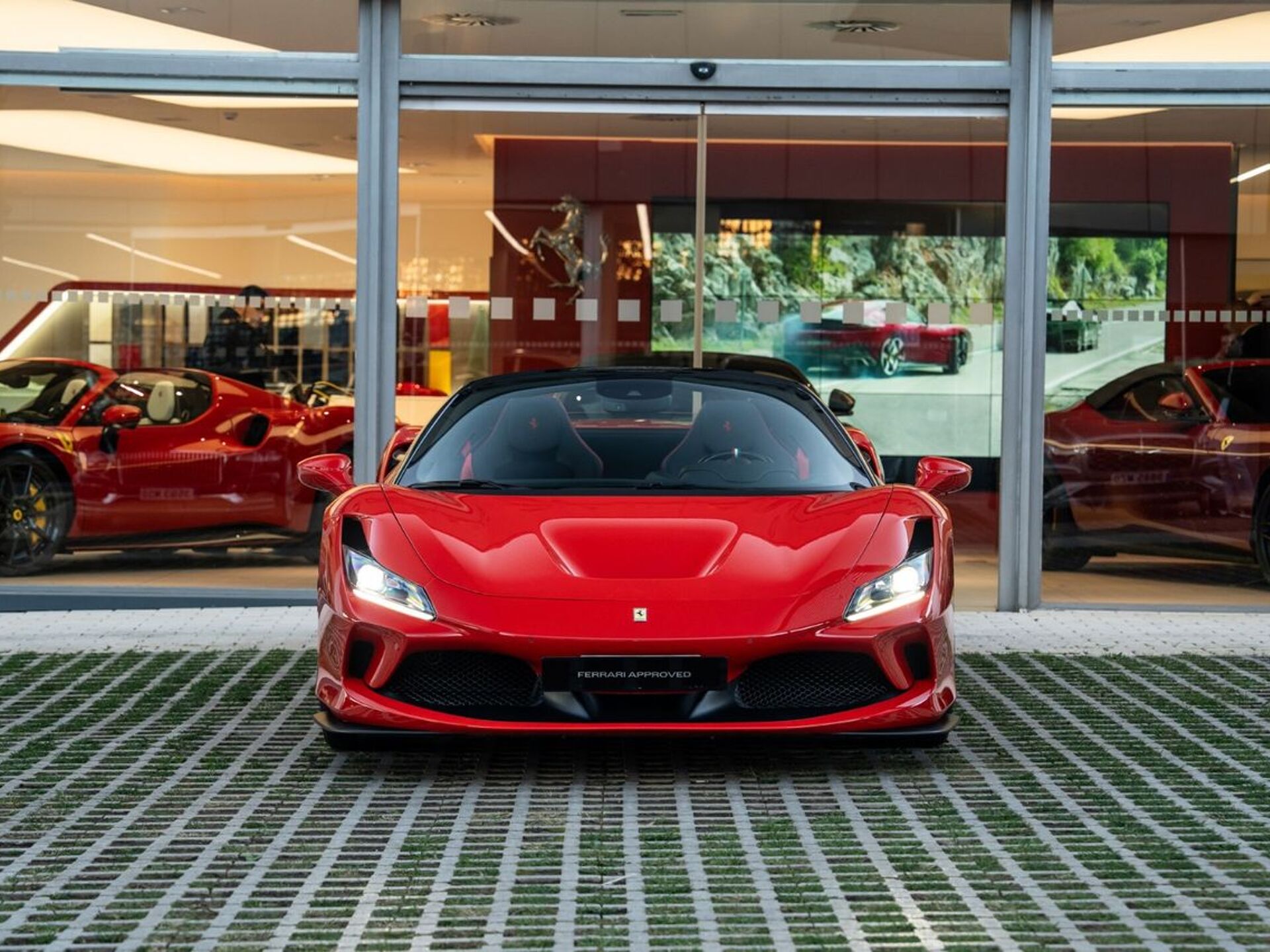 Imagen 2 de FERRARI F8 Tributo