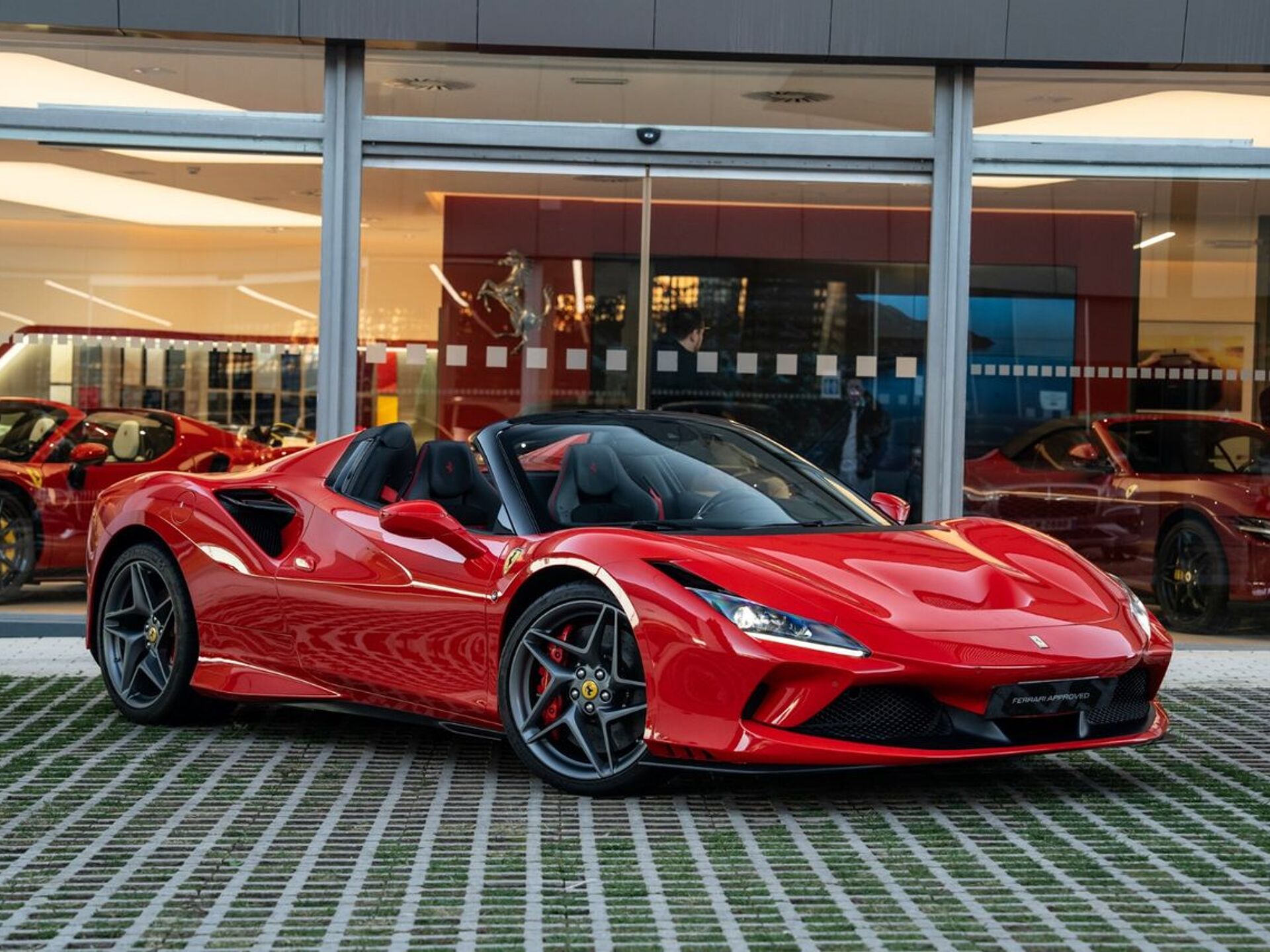 Imagen 3 de FERRARI F8 Tributo