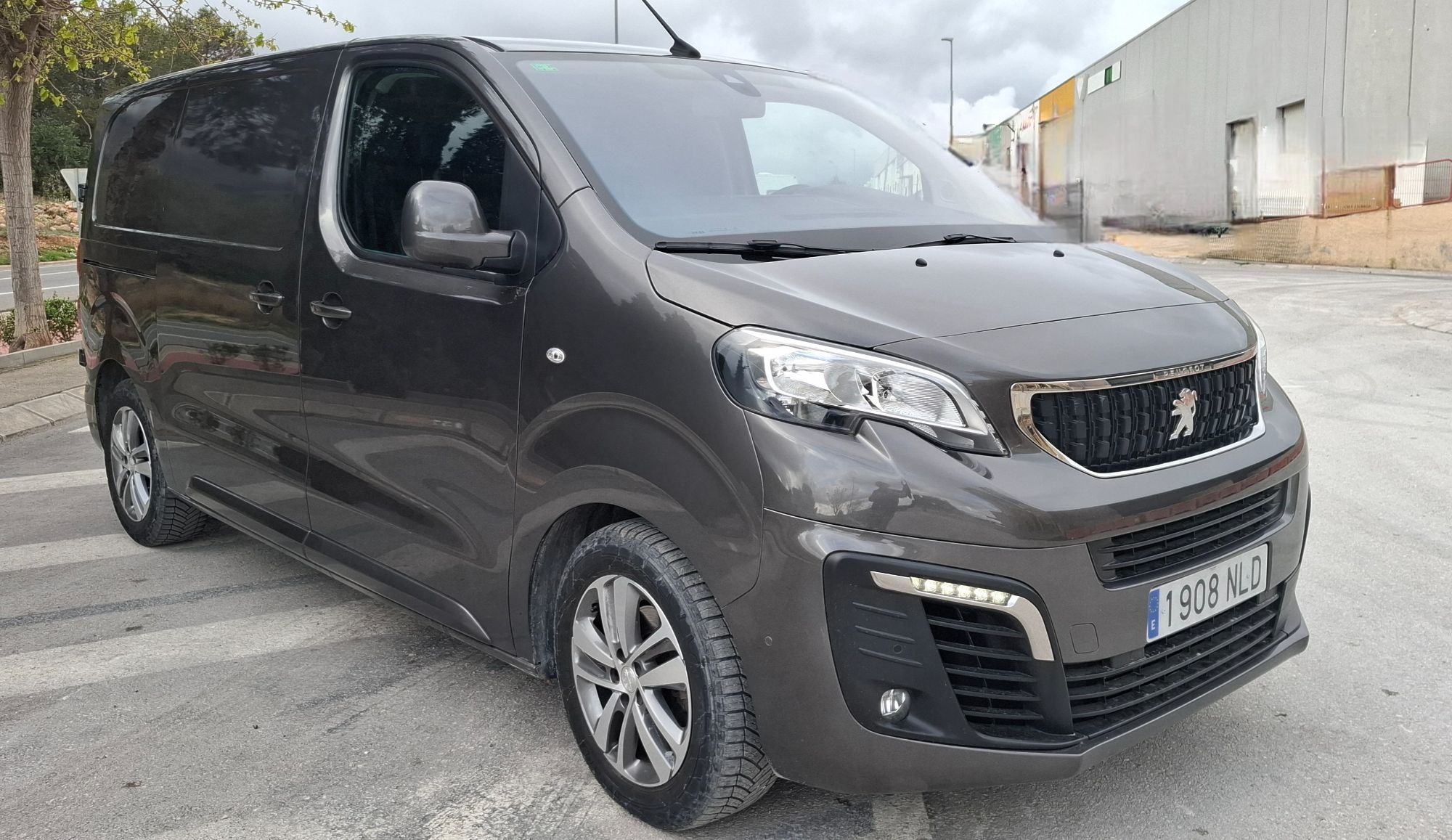 Foto del PEUGEOT Expert Fg. Standard 2.0BlueHDi S&S Premium EAT8 120