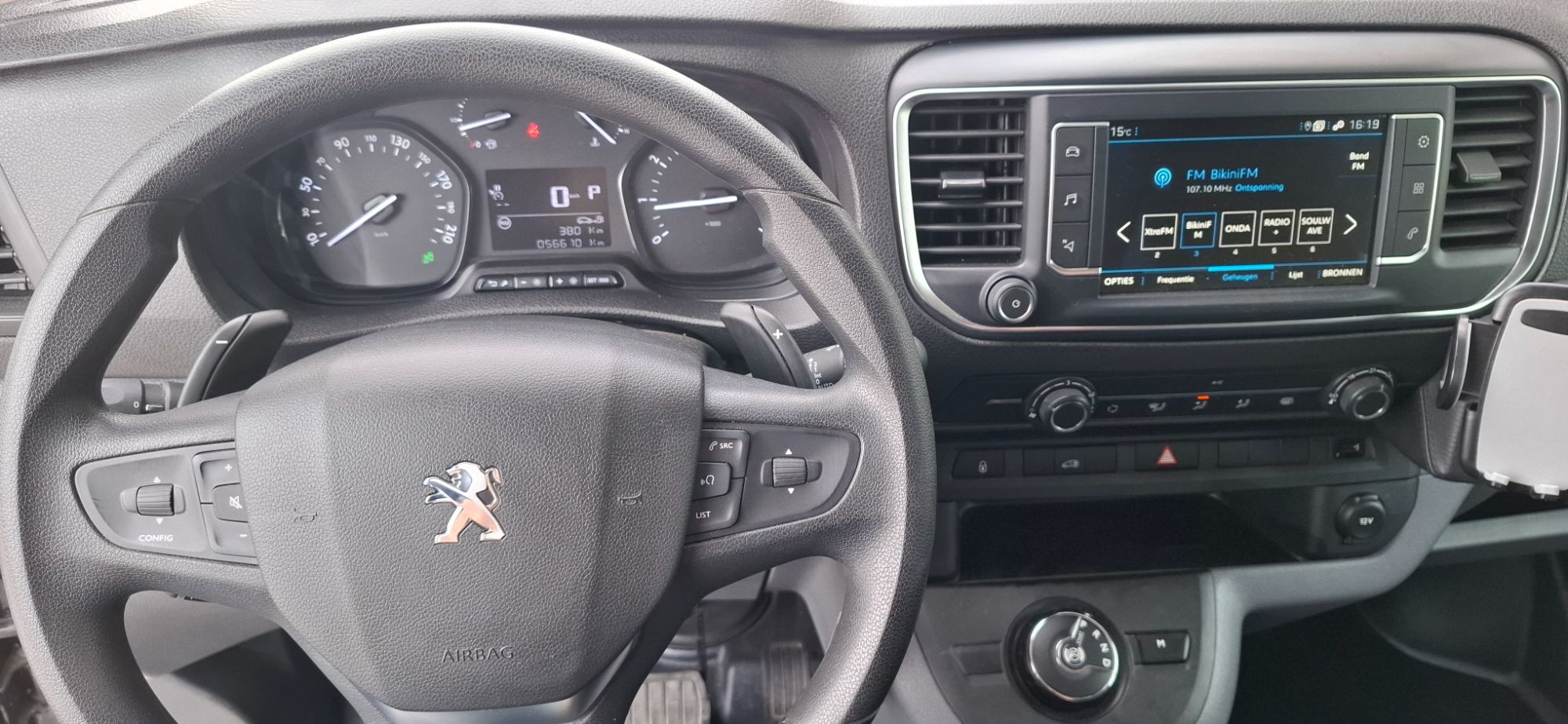 Foto del PEUGEOT Expert Fg. Standard 2.0BlueHDi S&S Premium EAT8 120