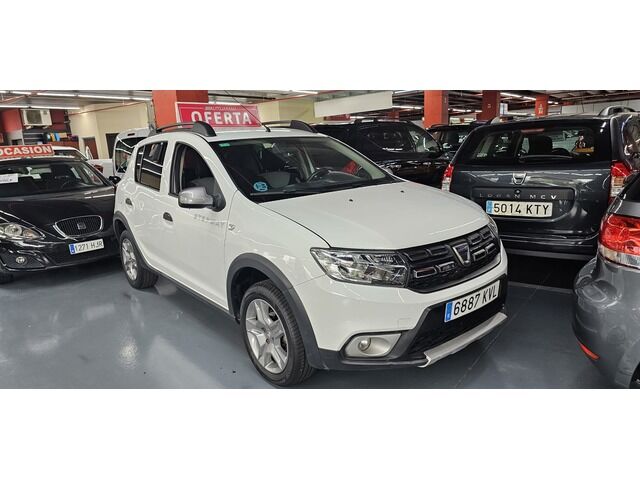 DACIA Sandero (Stepway Comfort TCe 66 kW (90 CV)) en Barcelona