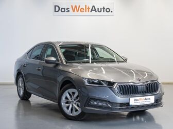 Imagen de SKODA Octavia Combi 1.5 TSI MHEV Selection DSG 110kW