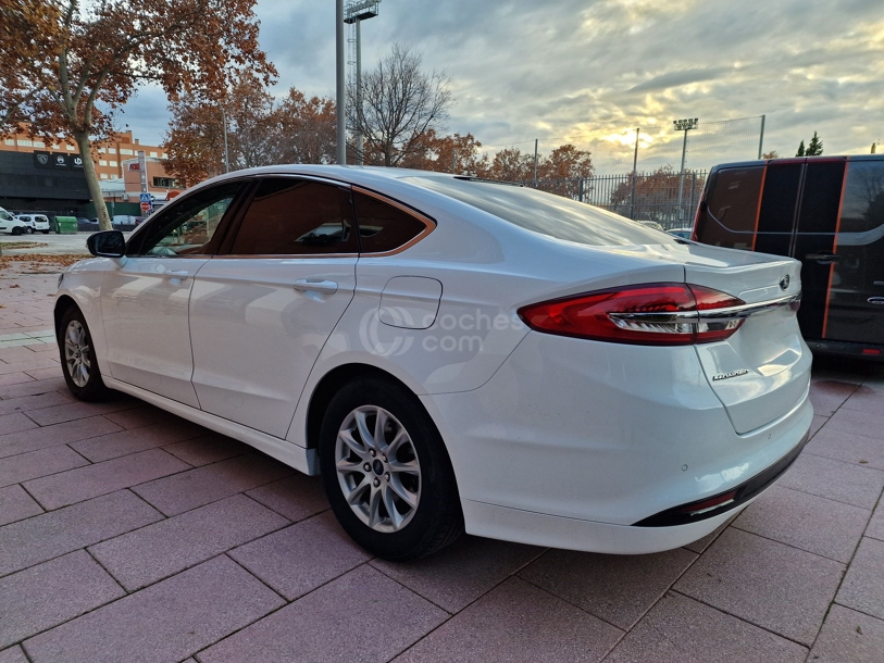 Foto del FORD Mondeo Sedán 2.0 HEV Titanium
