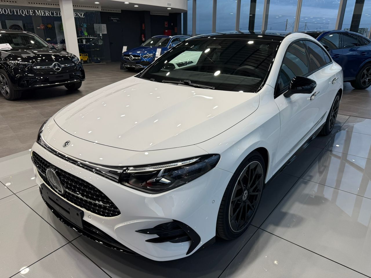 MERCEDES Clase CLA (CLA 180 con tecnología híbrida) en Badajoz