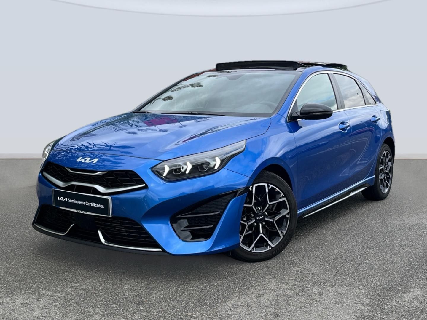 KIA Ceed (1.5 MHEV GT Line DCT 103 kW (140 CV)) en Barcelona