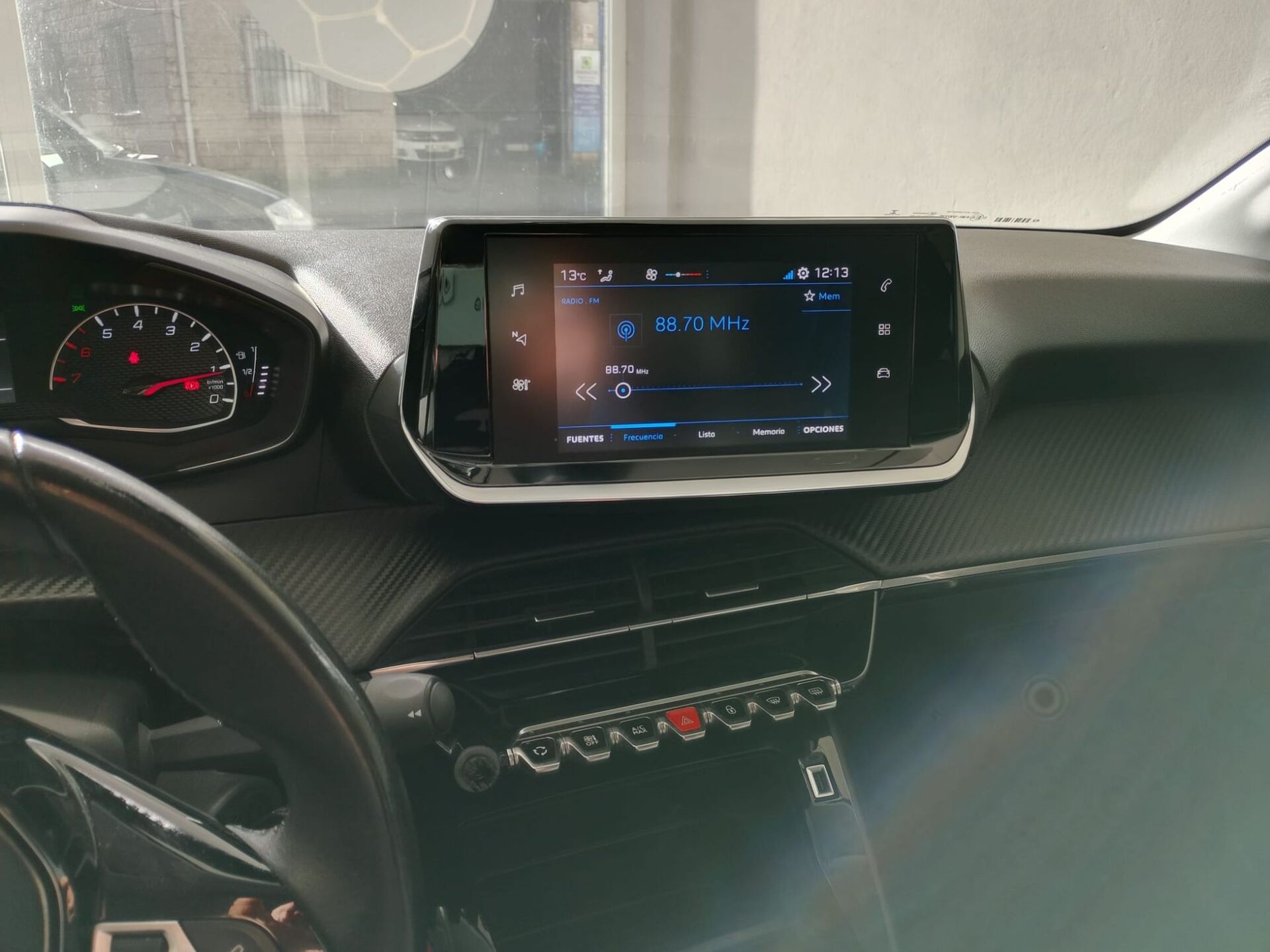 Imagen 3 de PEUGEOT 208