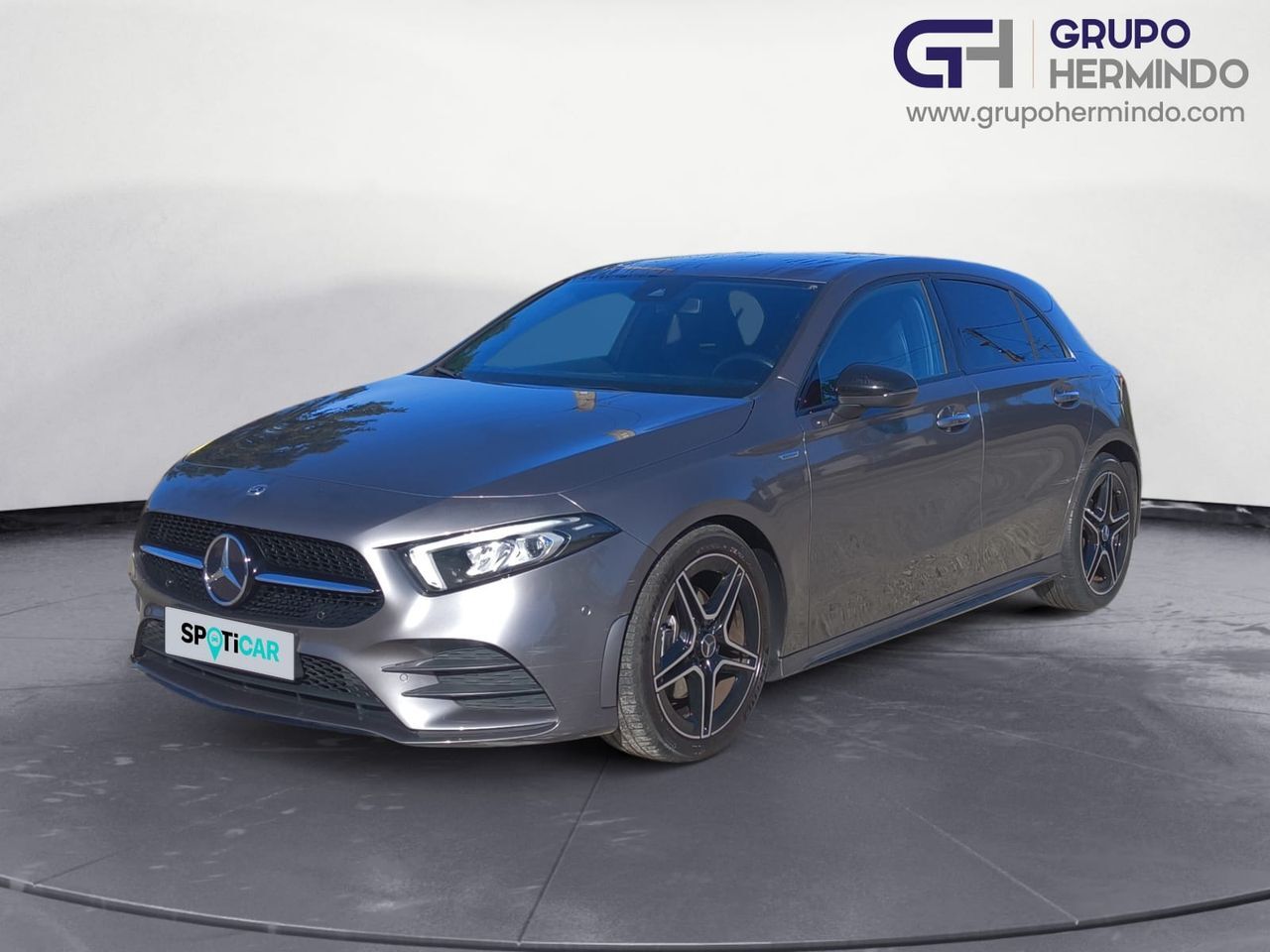 MERCEDES Clase A (200 D AMG LINE + PAQUETE PREMIUM+ SMARTPHONE) en Lugo